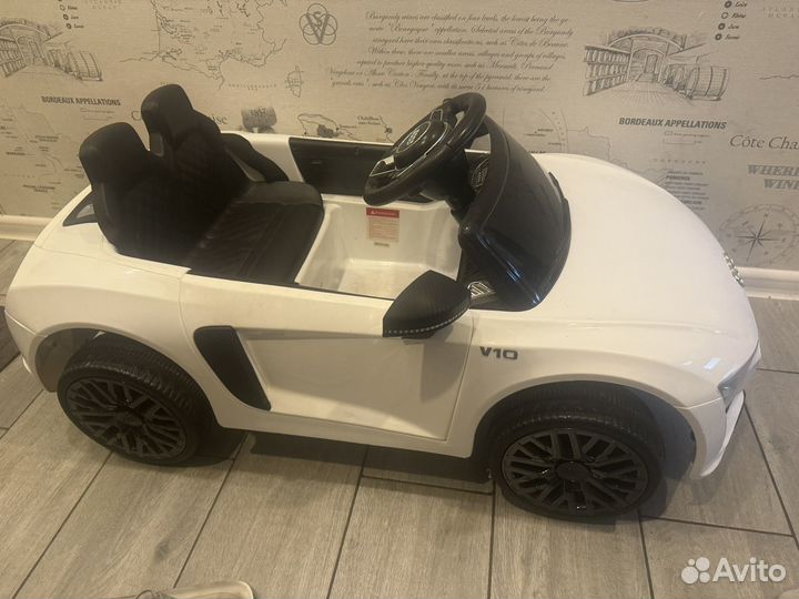 Детский электромобиль audi