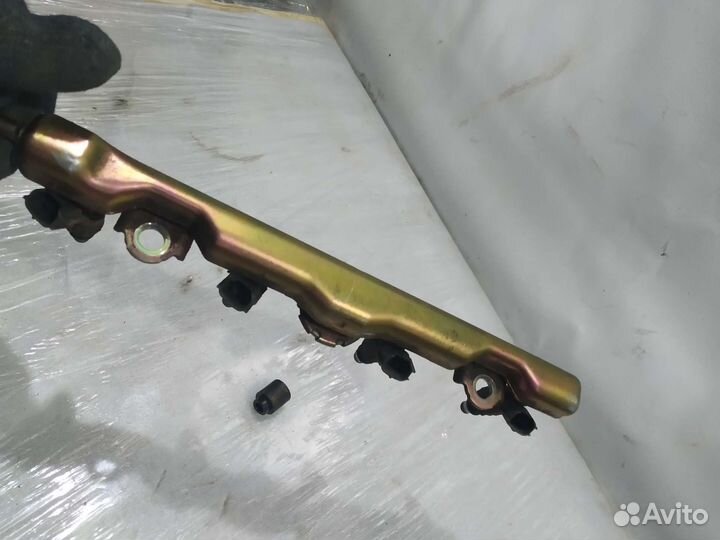 Топливная рампа с форсунками 3ZZ FE