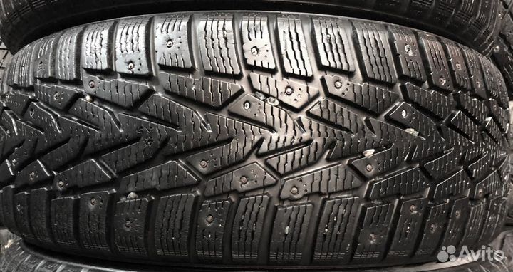 Nokian Tyres Hakkapeliitta 7 215/65 R16