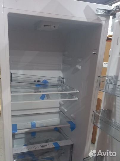 Встраиваемый холодильник