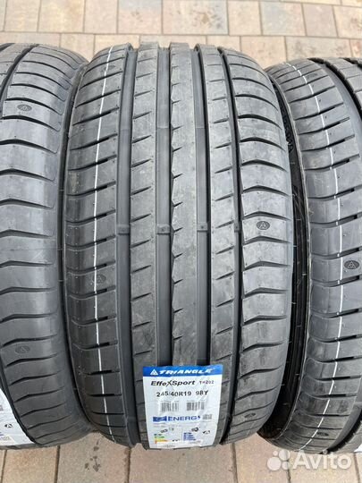 Triangle EffeXSport TH202 245/40 R19 и 275/35 R19 100Y