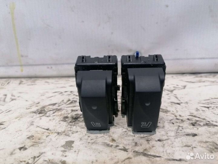 Кнопки обогрева сидений Renault Kaptur