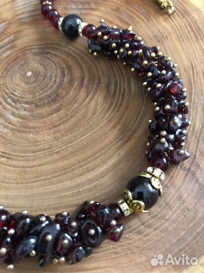 Колье из граната