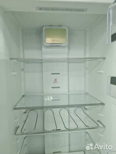 Холодильник и Морозильник Whirlpool