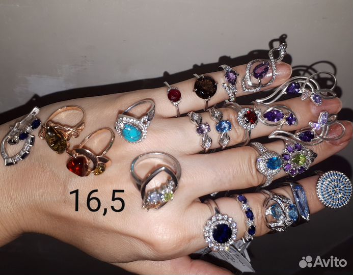 Необычные серебряное кольца с нат.камнями