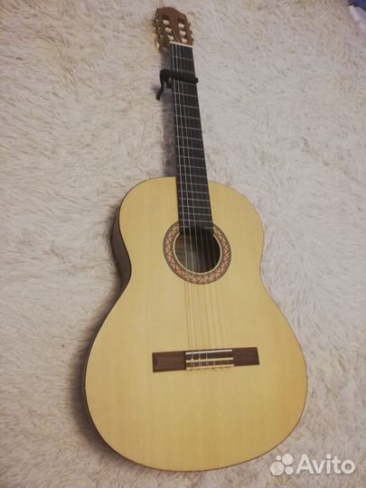 Классическая гитара yamaha c40
