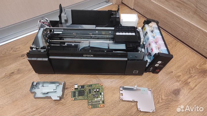 Принтер epson l800 (на запчасти)