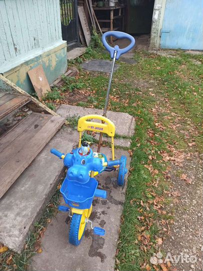 Детский велосипед с родительской ручкой