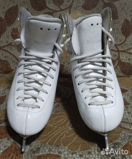 Фигурные коньки Risport Lux