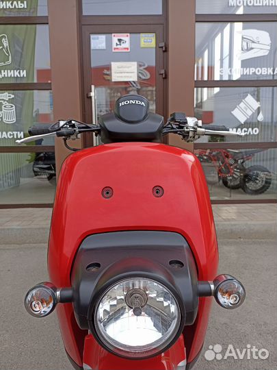 Скутер Honda Benly