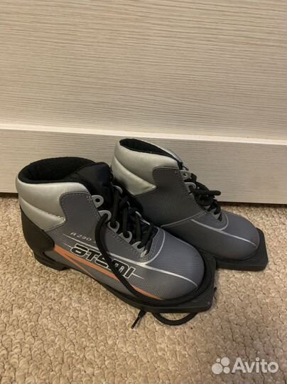 Лыжные ботинки 32 р