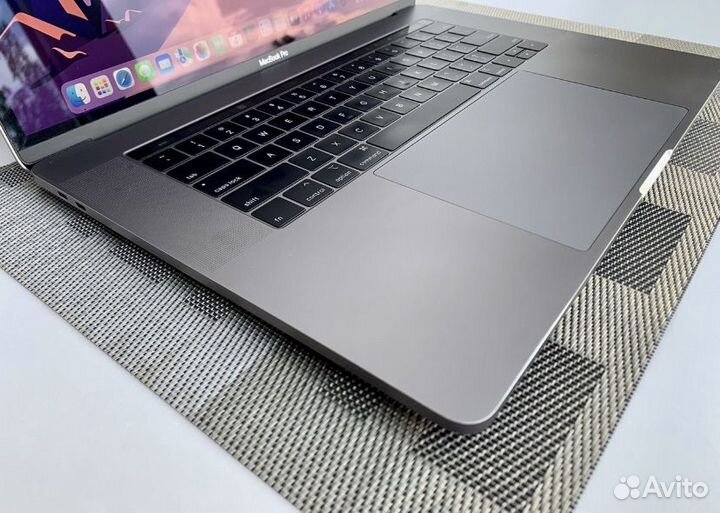 Macbook pro 15 2019 i9