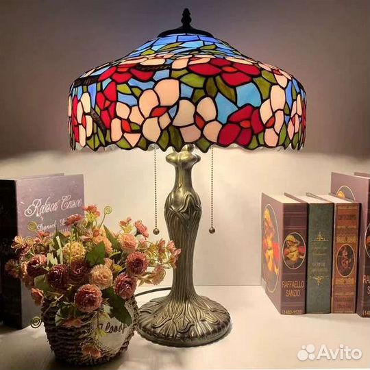 Лампа настольная в стиле Тиффани