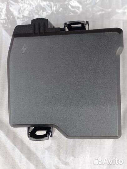 Крышка блока предохранителей Hyundai Santa Fe 4TM