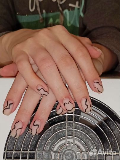 Маникюр,педикюр