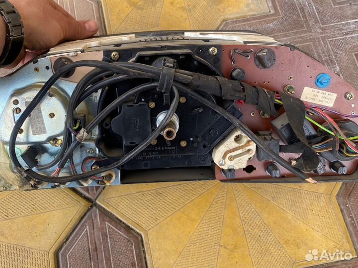 Щиток приборов Mercedes 124 e124 w124