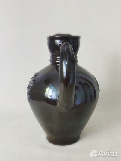 Керамический кувшин