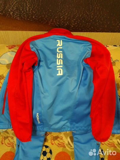 Лыжный разминочный костюм nordski