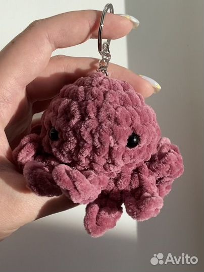 Брелок вязаная игрушка осьминог