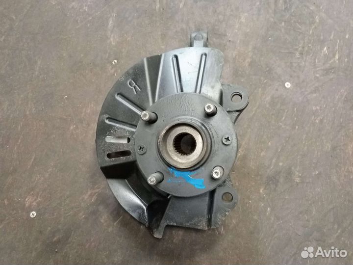 Поворотный кулак пер правый Hyundai Solaris 2