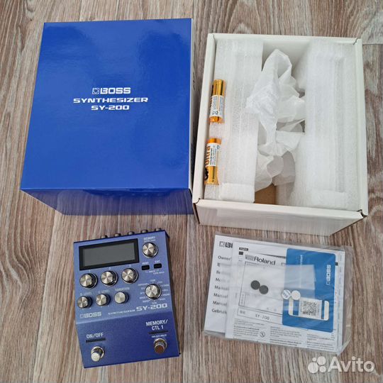 Педаль эффектов Boss SY-200 Synthesizer