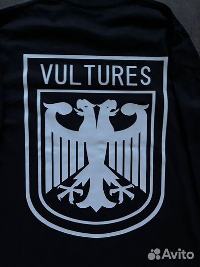 Лонгслив vultures