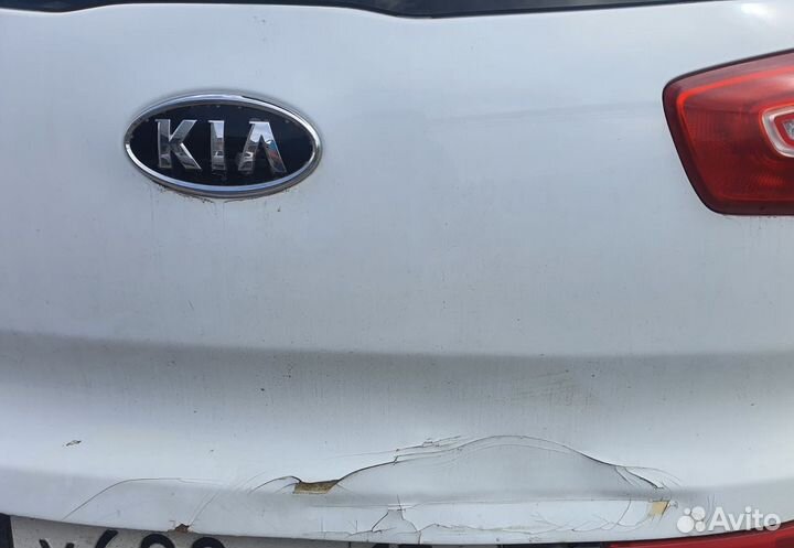 Продам заднюю дверь багажника