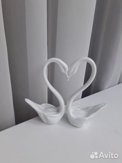 Статуэтки Лебеди СССР молочное стекло