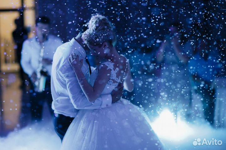 Тяжёлый дым/холодные фонтаны/конфетти/снег