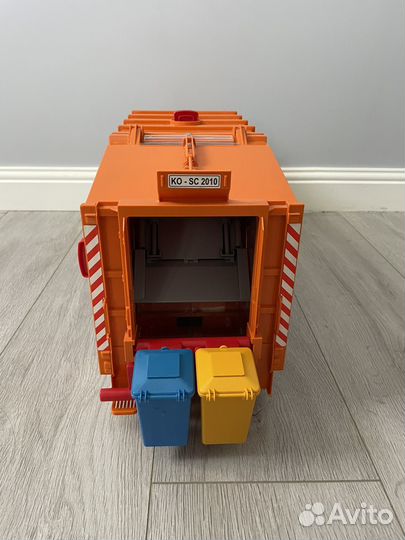 Мусоровоз bruder