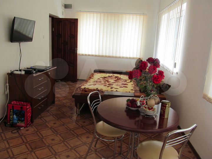 Комната 30 м² в 4-к., 1/2 эт.