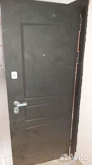 Новая входная металлическая дверь