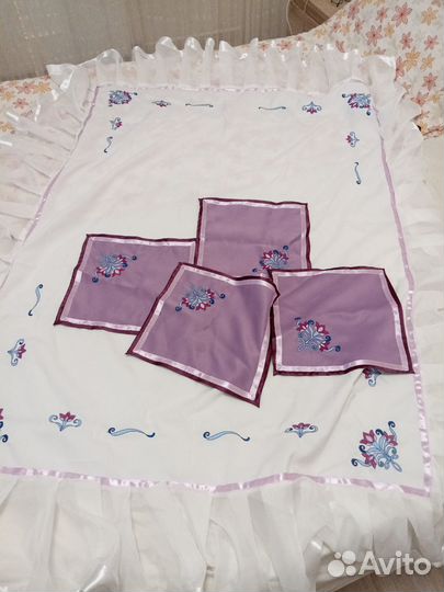 Скатерть и 6 салфеток