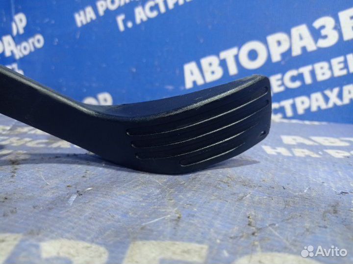 Педаль газа Ford Focus 1 седан 2004