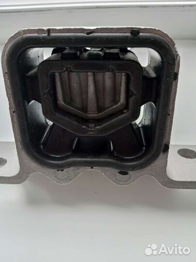 Правая опора двигателя LADA vesta