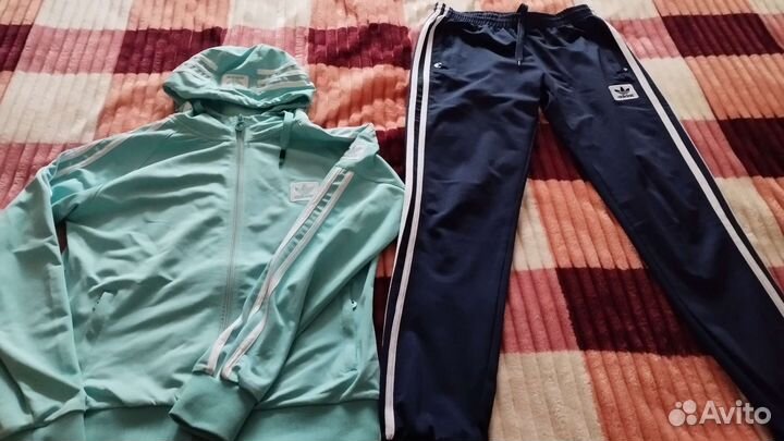 Женский спортивный костюм