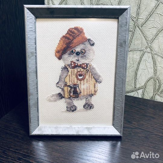 Готовая вышивка крестом Котик