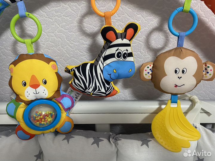 Дуга с игрушками