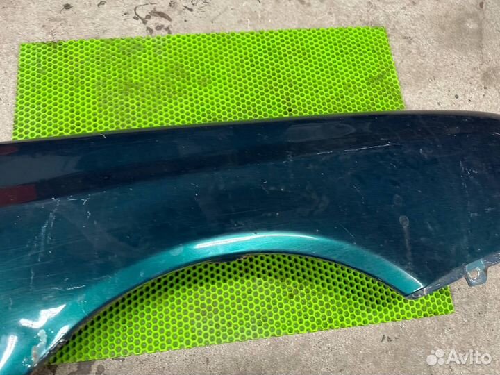Крыло правое Volkswagen golf 3