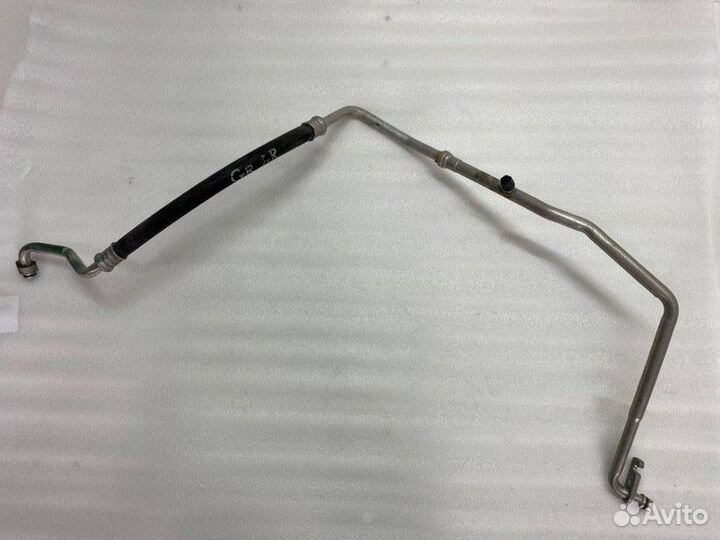 Трубка кондиционера толстая передняя Toyota Camry