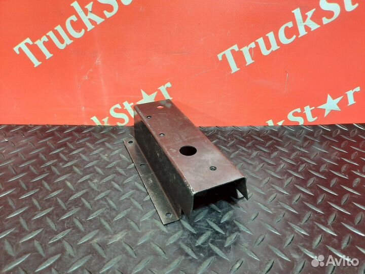 Кронштейн инструментального ящика