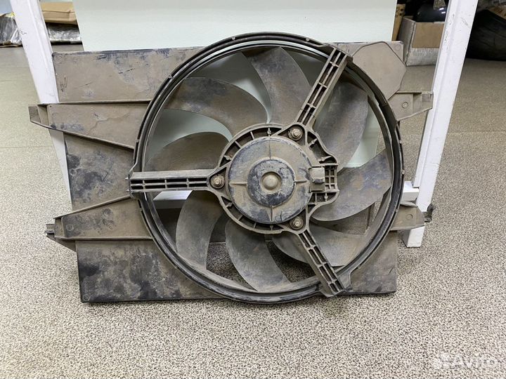 Диффузор радиатора Ford Fusion в сборе