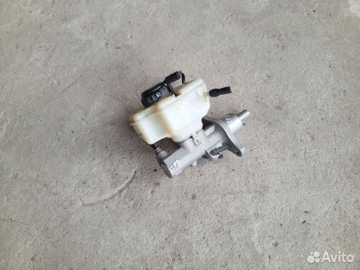 Главный тормозной цилиндр Skoda Octavia A5