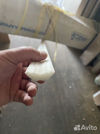 Потолочный плинтус