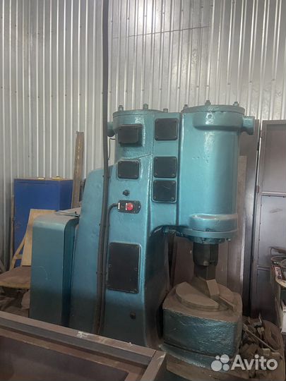 Кузнечный гидромолот