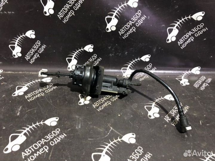 Главный цилиндр сцепления Ford Focus 3 хетчбэк 1