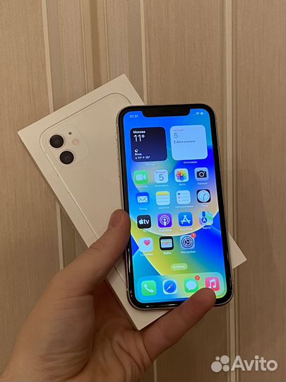 iPhone 11, 64 ГБ