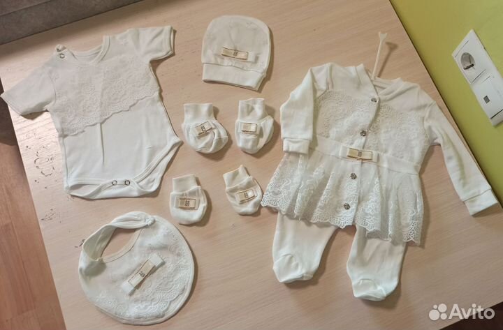 Комплект на выписку для девочки