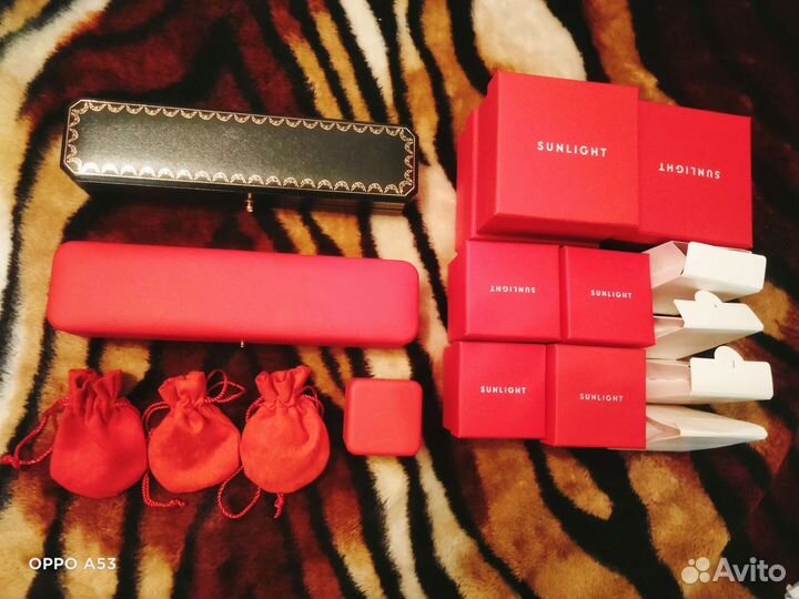 Коробки и футляры для ювелирных изделий