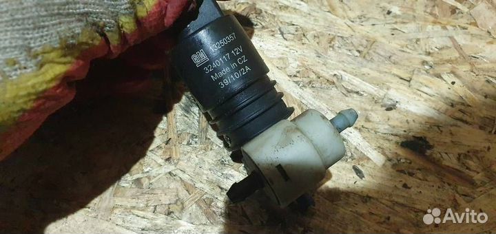 Насос омывателя Opel Insignia 2008-2017